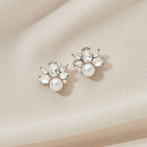 Olive & Piper- Mini Bordeaux Studs Earrings (Gold)